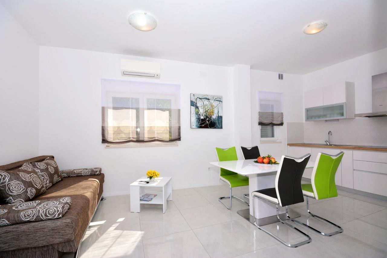 Seas The Day Apartments Podstrana Ngoại thất bức ảnh