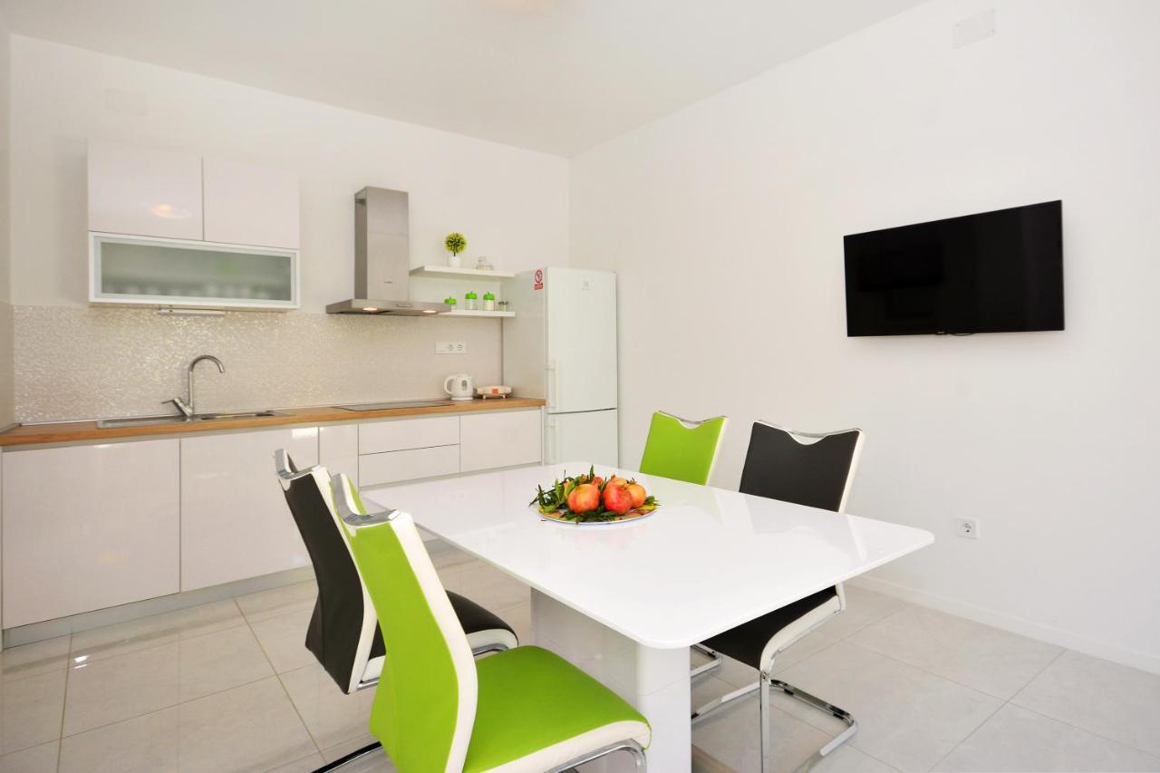 Seas The Day Apartments Podstrana Ngoại thất bức ảnh