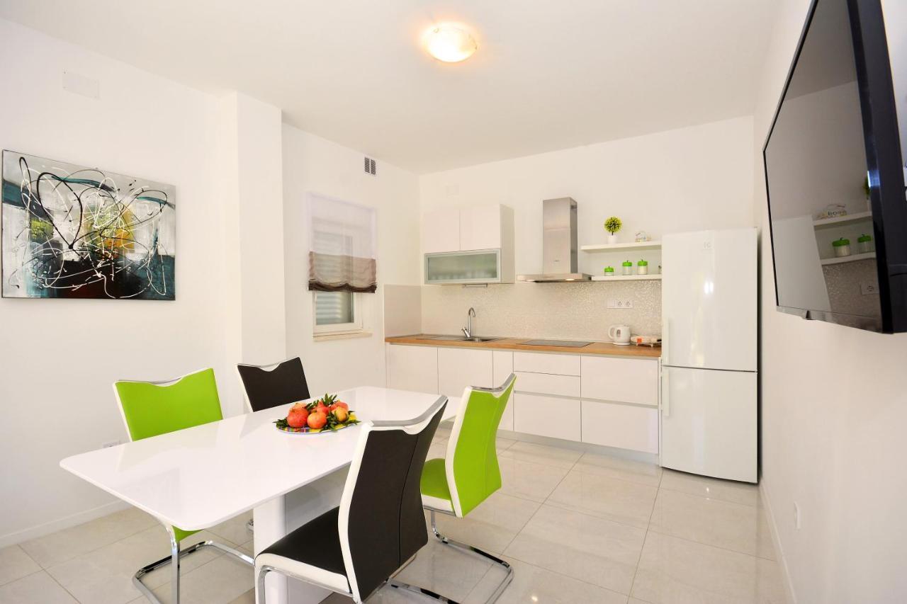 Seas The Day Apartments Podstrana Ngoại thất bức ảnh